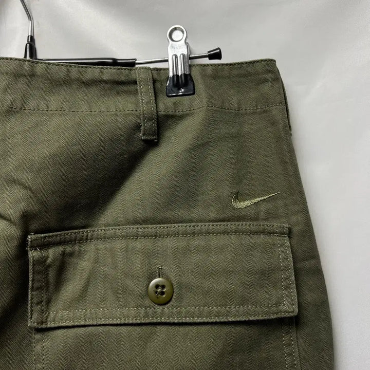 [SOLD OUT] [정품/L] 나이키 라이프 퍼티그 스우시 카키 카고 팬츠/바지