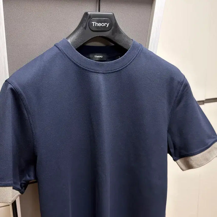 [SOLD OUT] Theory 띠어리 릴레이저지 소매 배색 반팔 S