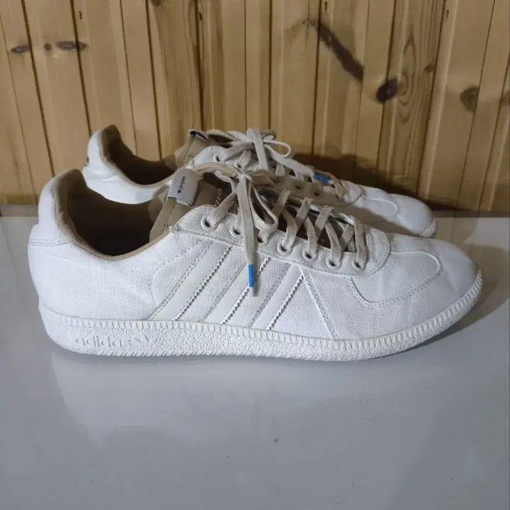 [SOLD OUT] 275mm 아디다스 리스플릿 로우 스니커즈