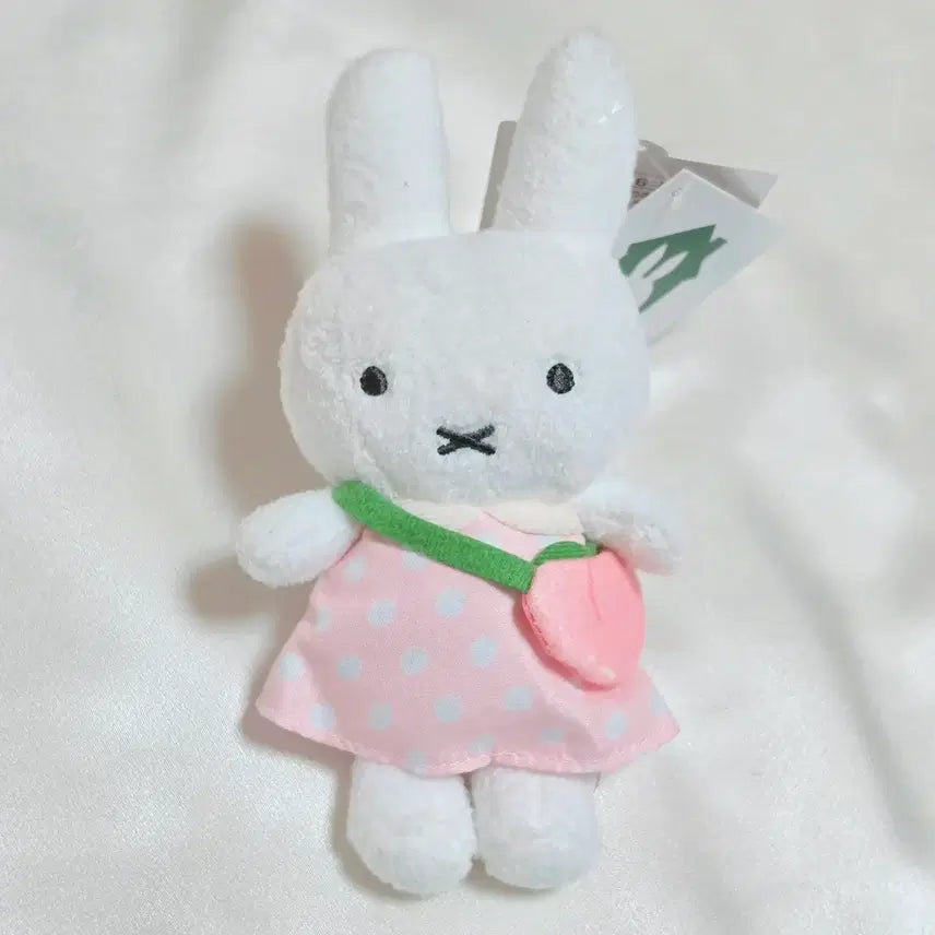 [BUNJANG] Pink Dot Dress Miffy Keyring / 핑크 도트 원피스 복숭아 가방 미피 인형 키링 새상품