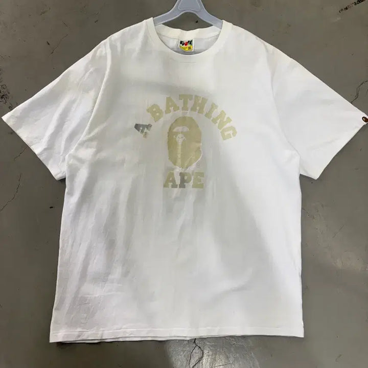 [SOLD OUT] 베이프 빅 사루 오버핏 반팔티 2XL