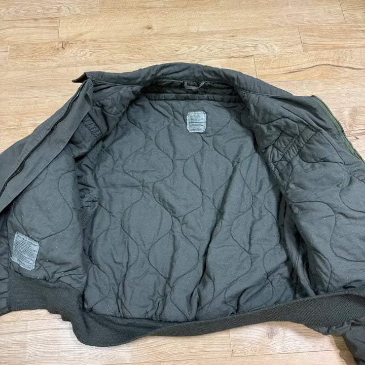 [SOLD OUT] 미군 오리지날 00s CVC 탱커 자켓 L/L