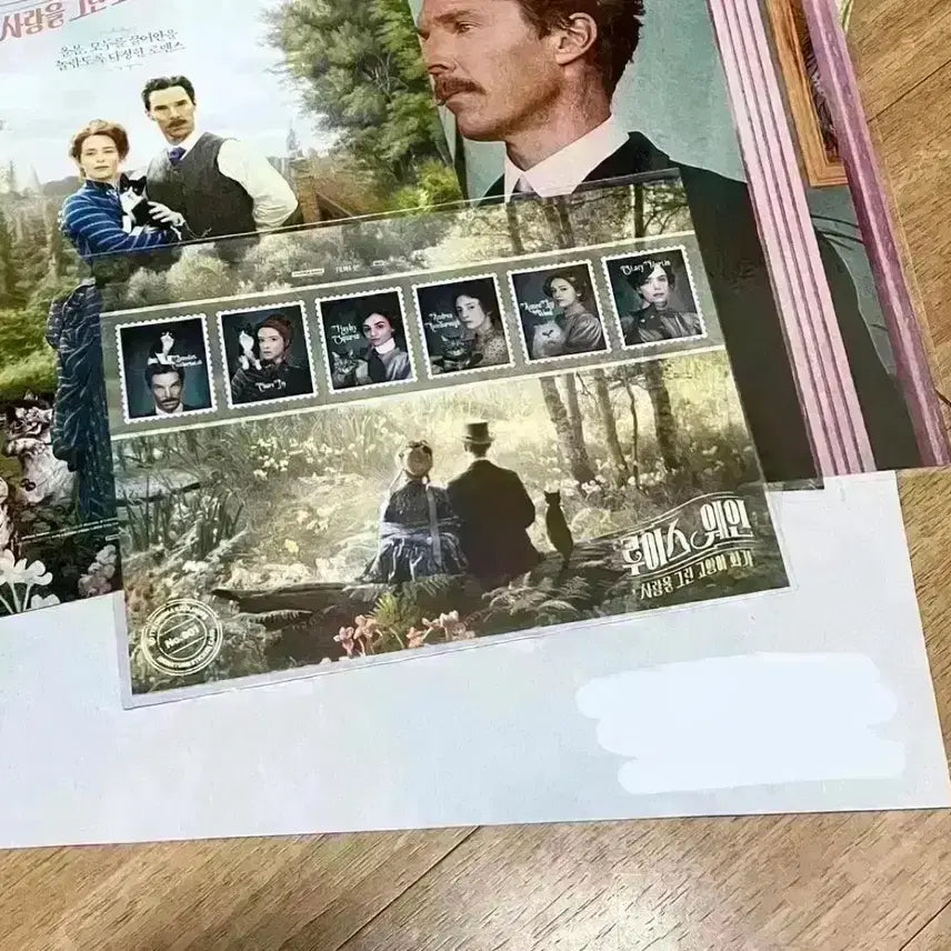 [BUNJANG] Louis Wain Benedict Cumberbatch Movie Goods Bundle / 루이스웨인 포스터 시그니처 스티커 베네딕트컴버배치 영화 뱃지 패키지 굿즈