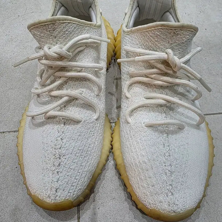 [BUNJANG] Adidas Yeezy Boost 350 Triple White Sneakers / 이지부스트 350 트리플화이트 255