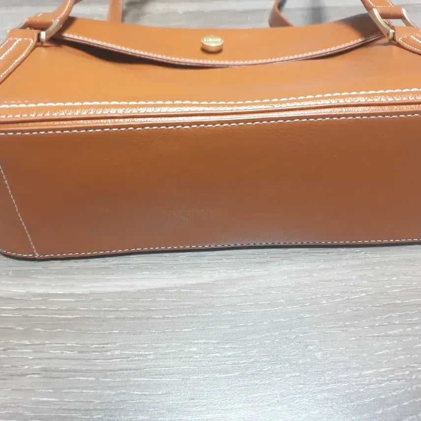[SOLD OUT] 루에브르 가죽숄더백