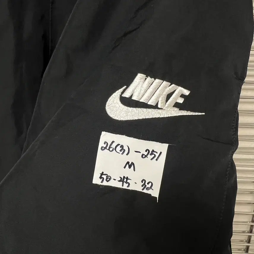 [SOLD OUT] [정품/L] 나이키 스우시 블랙 우븐 반바지/쇼츠