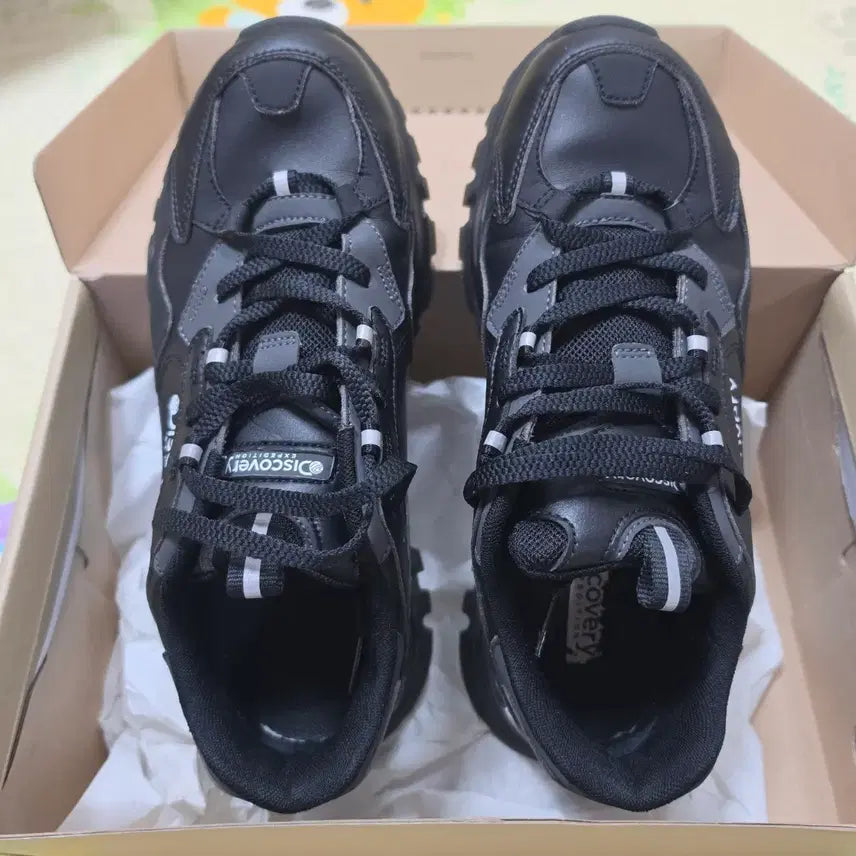 [SOLD OUT] 디스커버리 익스페디션 블랙 운동화 270