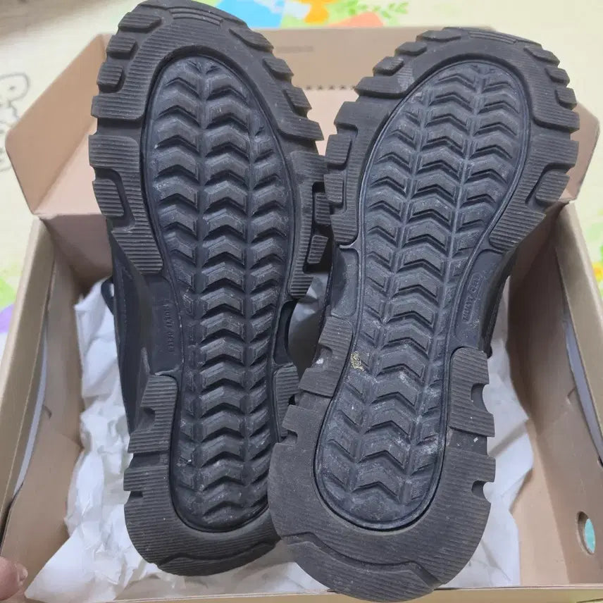 [SOLD OUT] 디스커버리 익스페디션 블랙 운동화 270