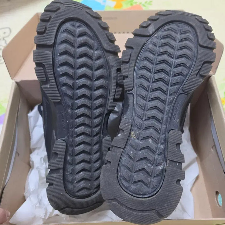 [SOLD OUT] 디스커버리 익스페디션 블랙 운동화 270