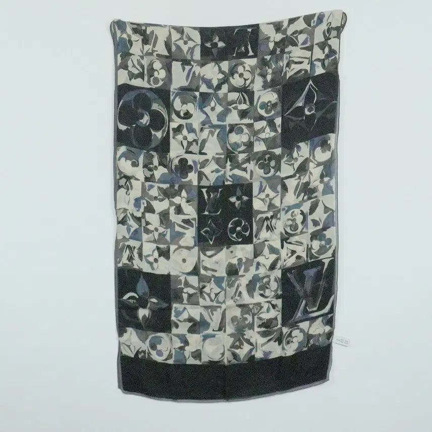 [SOLD OUT] 실크100 블랙 플라워 패턴 롱 스카프 실크 머플러