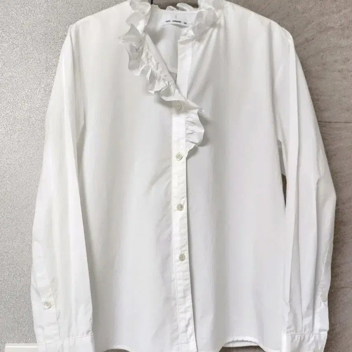 [BUNJANG] The Library of White Cotton Frilled Shirt / 더라이브러리오브 White cotton frilled shirt