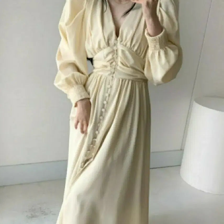 [SOLD OUT] (새옷) 아이보리색 셔링 콩단추 롱원피스 F(44~66)