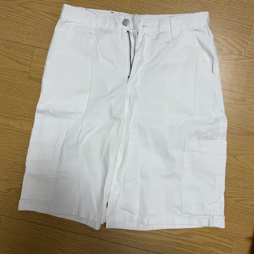 [BUNJANG] White Bermuda Pants / 화이트 버뮤다 팬츠