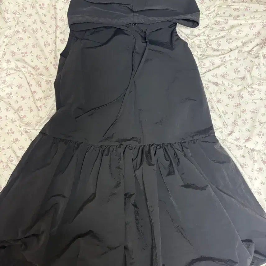 [BUNJANG] Black Balloon Fit Sleeveless Dress / 블랙 벌룬핏 민소매 원피스