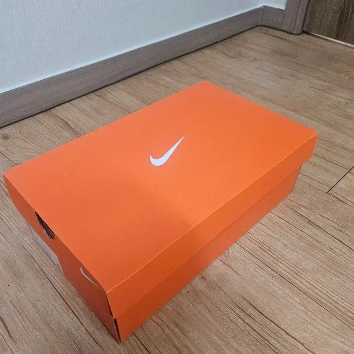 [SOLD OUT] 나이키 레볼루션 7 블랙 화이트 신발 운동화 스니커즈  265