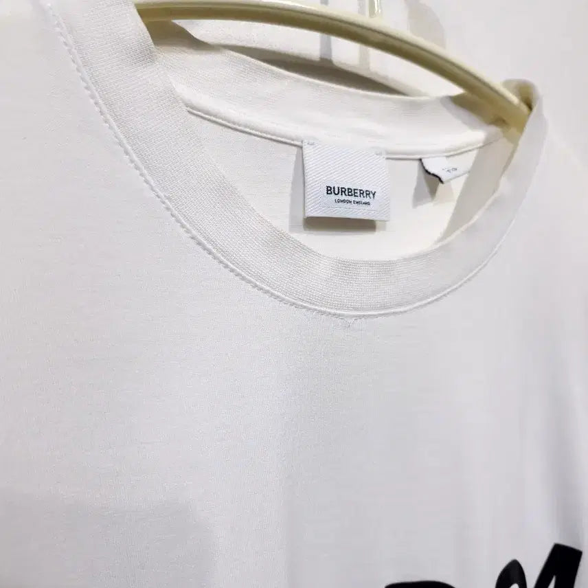 [SOLD OUT] BURBERRY 버버리 19ss 킹덤 로고 티셔츠 화이트
