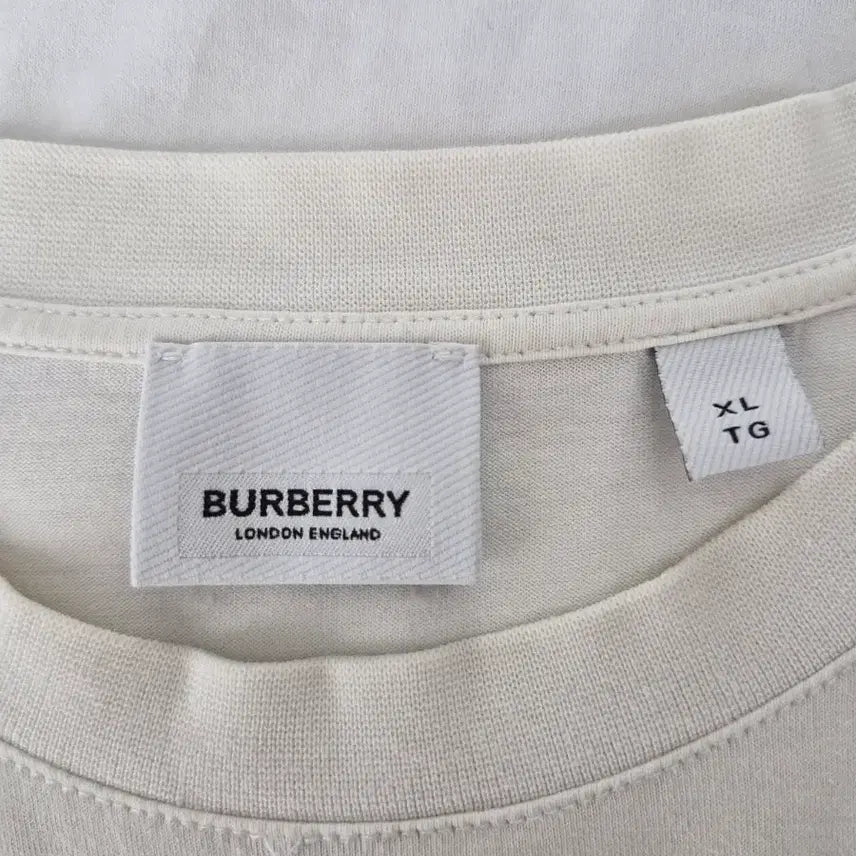 [SOLD OUT] BURBERRY 버버리 19ss 킹덤 로고 티셔츠 화이트