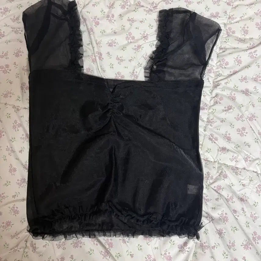 [BUNJANG] Black Lace Crop Top / 시스루 레이스 블랙 크롭 탑