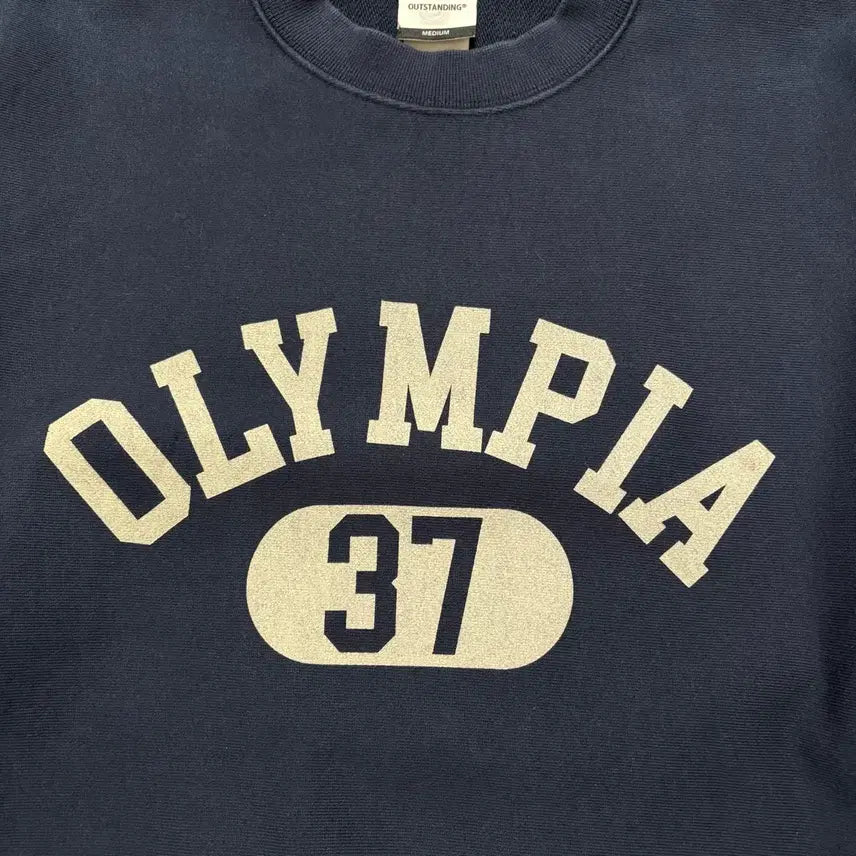 [BUNJANG] Outstanding Olympia Deep Navy MTM / 아웃스탠딩 올림피아 맨투맨