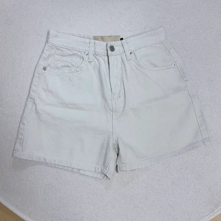 [BUNJANG] NAIN Ivory Shorts / 나인(NAIN) 아이보리 반바지