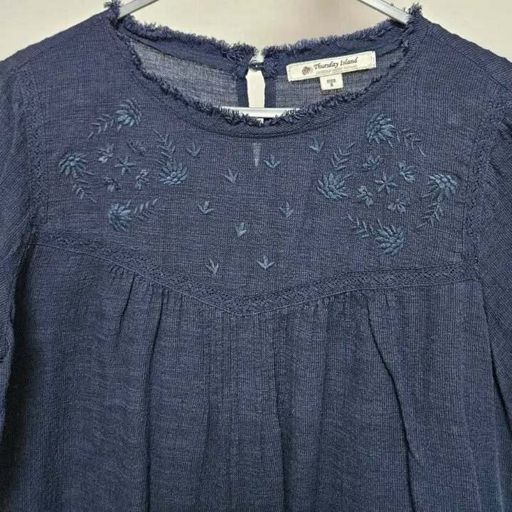[SOLD OUT] 써스데이아일랜드 여성용 자수 블라우스 사이즈S