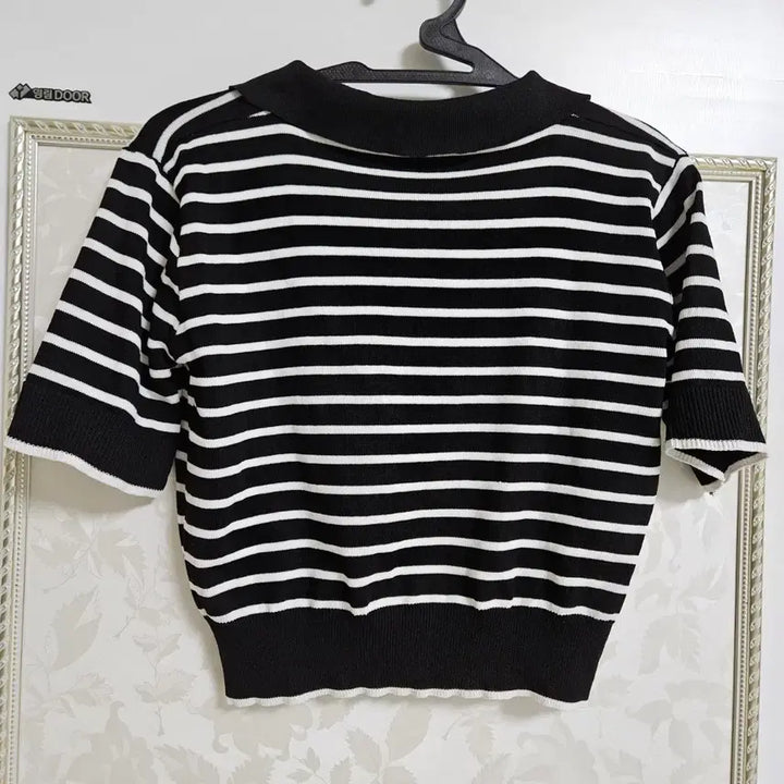 [BUNJANG] Stripe Collar Half-Sleeve Crop Knit / 미착용 카라넥 스트라이프 반팔 크롭 니트