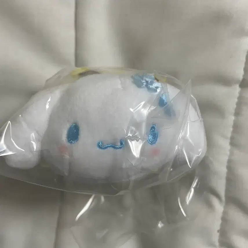 [BUNJANG] Sanrio Honeybee Series Cinnamoroll Random Mini Mascot / 산리오 꿀벌시리즈 랜덤 미니 마스코트 시나모롤 팝니다