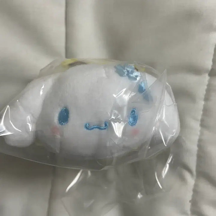 [BUNJANG] Sanrio Honeybee Series Cinnamoroll Random Mini Mascot / 산리오 꿀벌시리즈 랜덤 미니 마스코트 시나모롤 팝니다