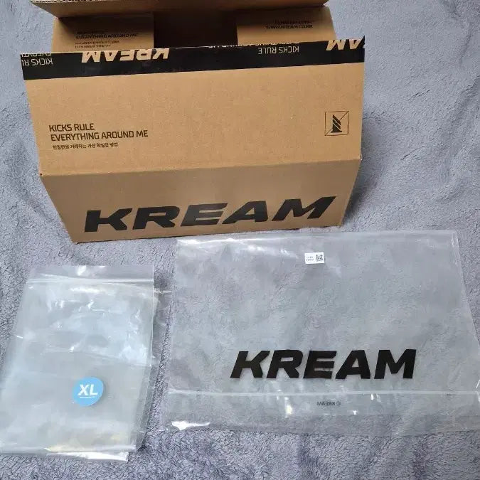 [SOLD OUT] 아이앱 스튜디오 26 아이앱 티셔츠 화이트 네이비 XL