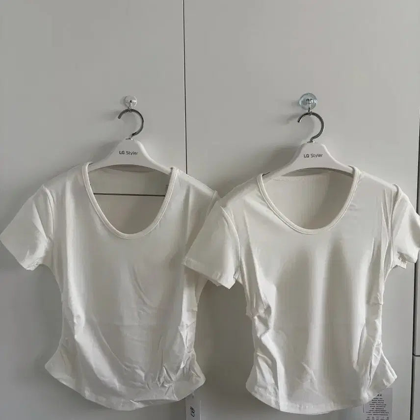 [BUNJANG] White Shirred V-Neck Short Sleeve T-shirt / (새상품) 화이트 셔링 브이넥 반팔 티셔츠