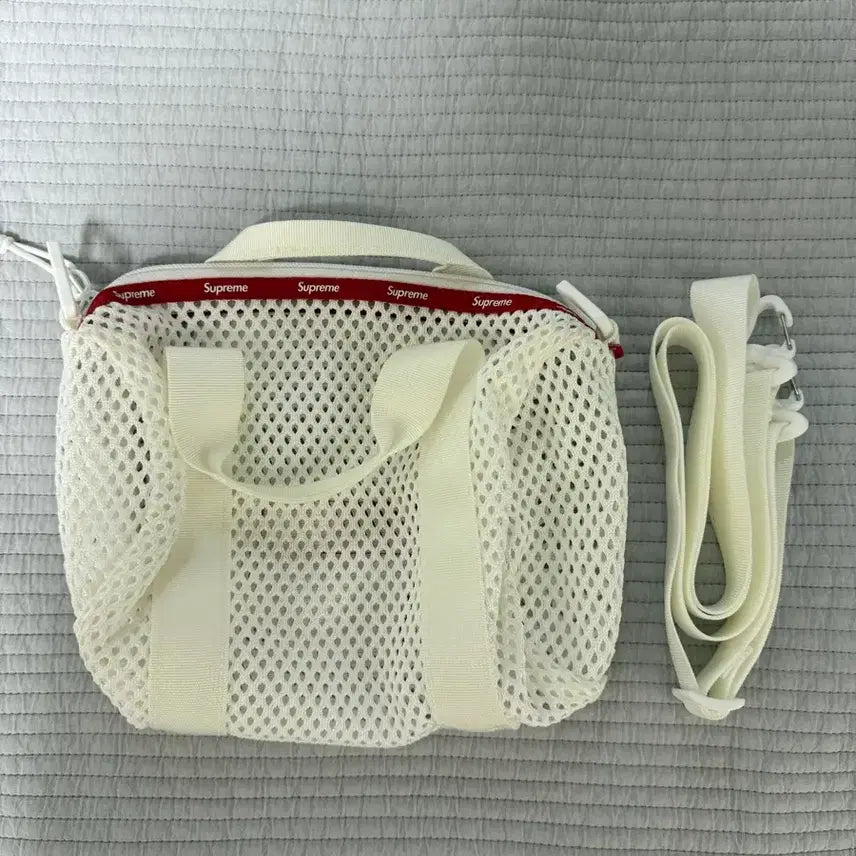 [BUNJANG] Supreme Mesh Mini Duffle Bag White / [OS] 슈프림 메쉬 미니 더플백 화이트