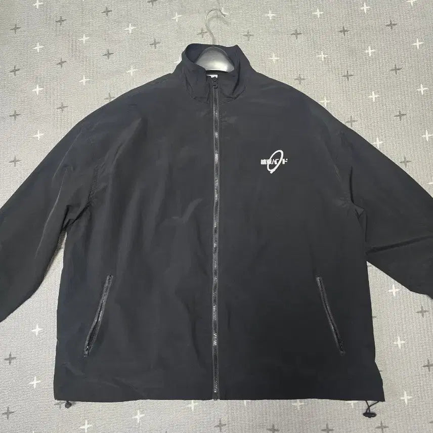 [SOLD OUT] 결속밴드 트랙 자켓 판매합니다(L)