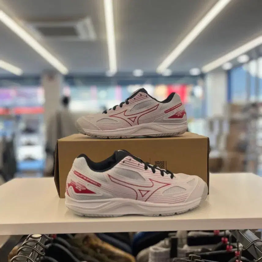 [BUNJANG] Cyclone Speed 4 Sports Shoes 245 / 체대입시화 245