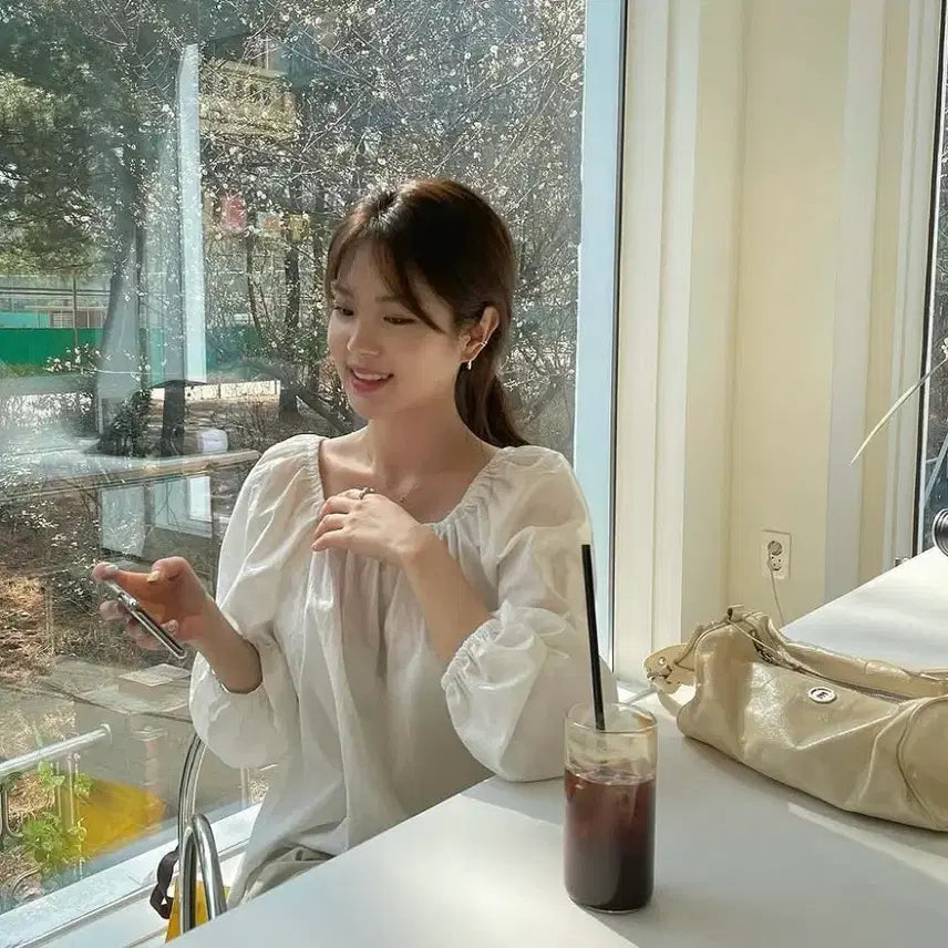 [BUNJANG] Morgent Square Neck Puff Blouse / 모겐트 스퀘어 퍼프 블라우스