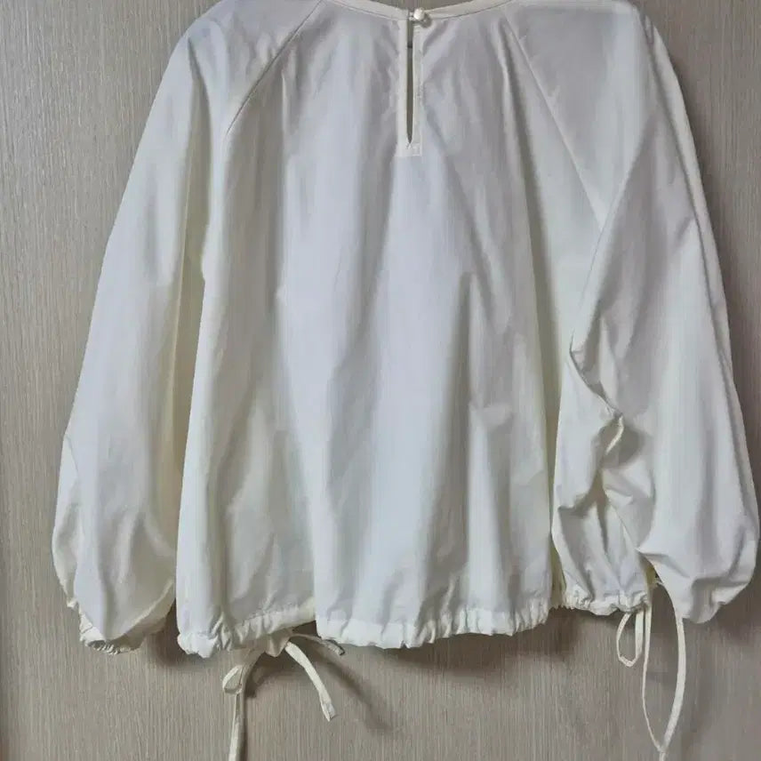 [SOLD OUT] 11am 자체제작 블라우스 바스락 블라우스