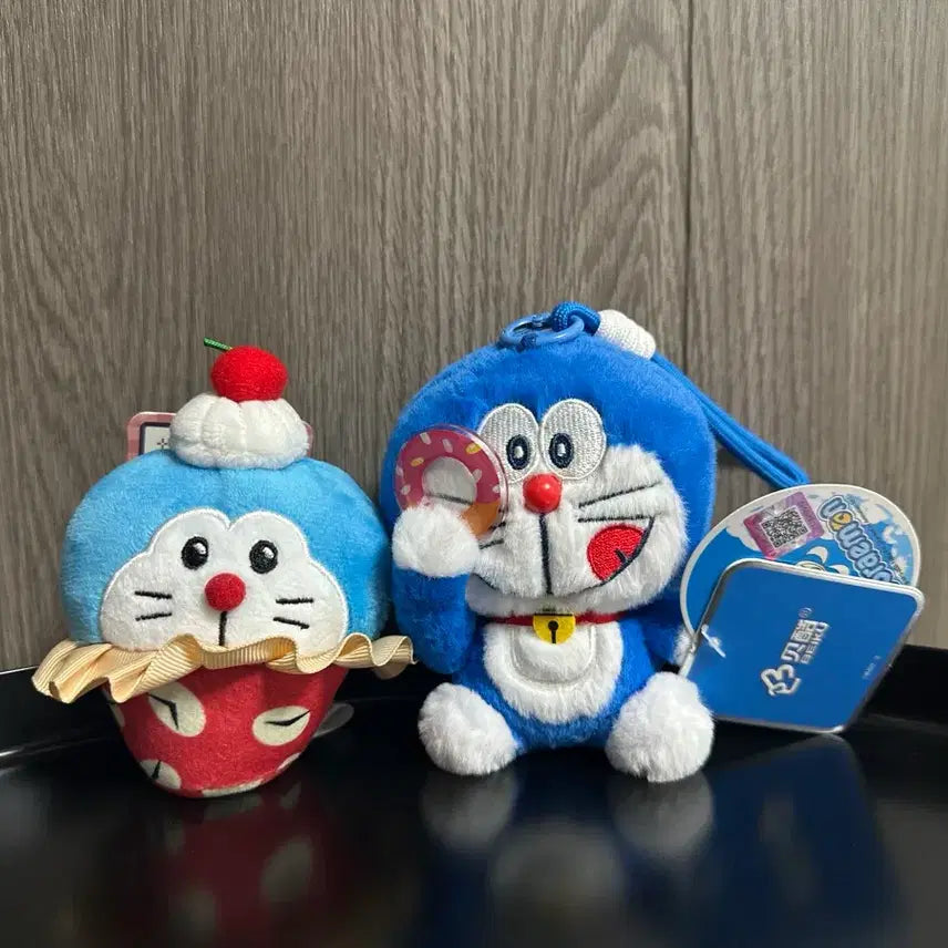 [BUNJANG] Doraemon Cupcake Donut Keyring Bundle Set / (2개일괄) 도라에몽 컵케이크 도넛 키링 인형 세트