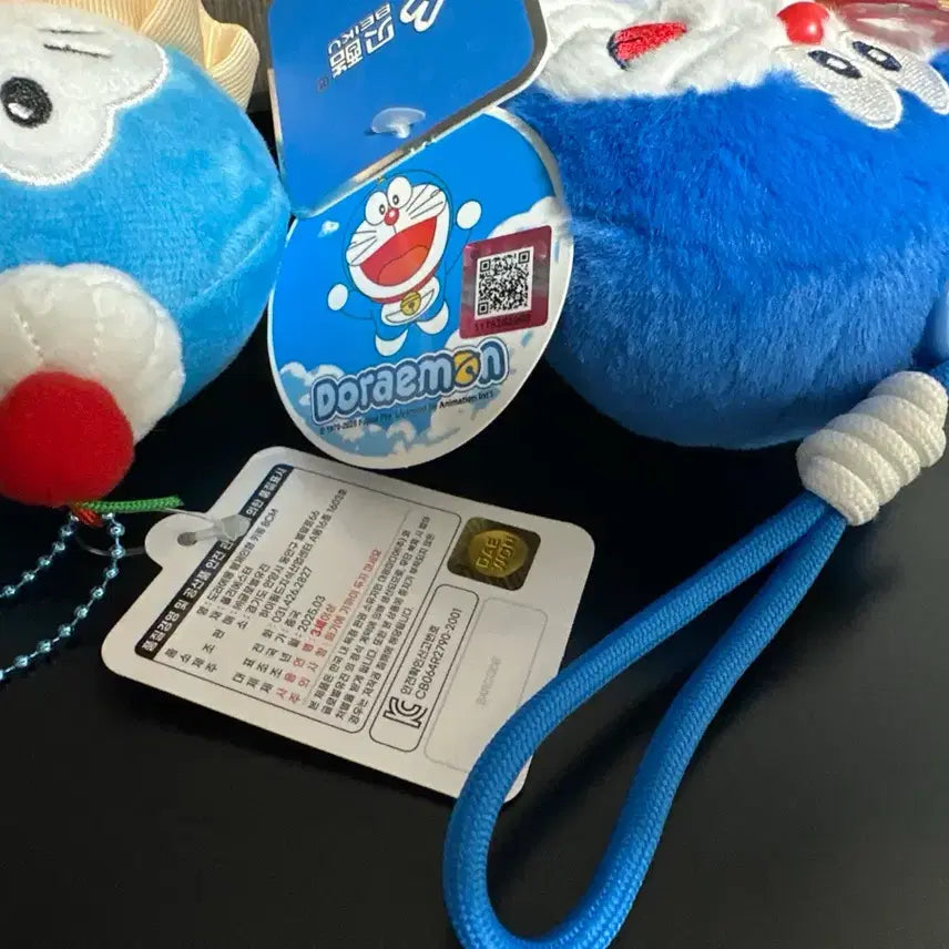 [BUNJANG] Doraemon Cupcake Donut Keyring Bundle Set / (2개일괄) 도라에몽 컵케이크 도넛 키링 인형 세트