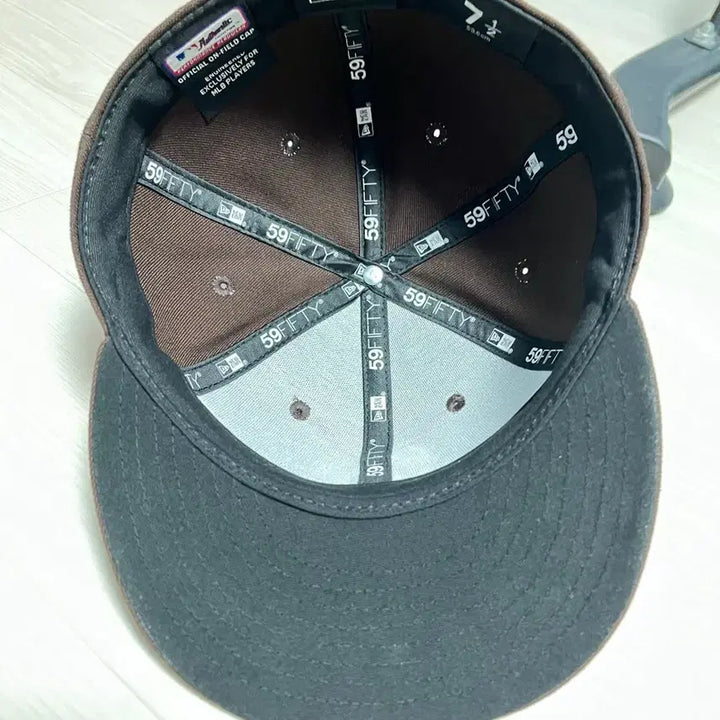 [SOLD OUT] 뉴에라 샌디에이고 파드리스 브라운 모자
