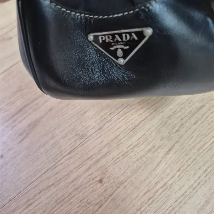 [SOLD OUT] 프라다 문백 빈티지 버전 정품 숄더백