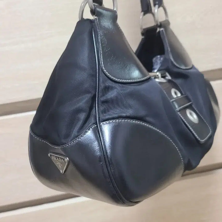 [SOLD OUT] 프라다 문백 빈티지 버전 정품 숄더백
