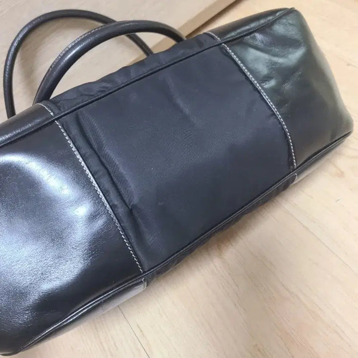[SOLD OUT] 프라다 문백 빈티지 버전 정품 숄더백