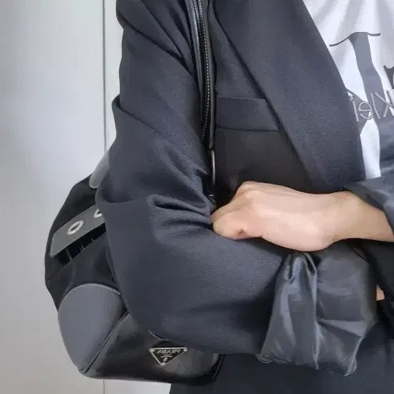 [SOLD OUT] 프라다 문백 빈티지 버전 정품 숄더백