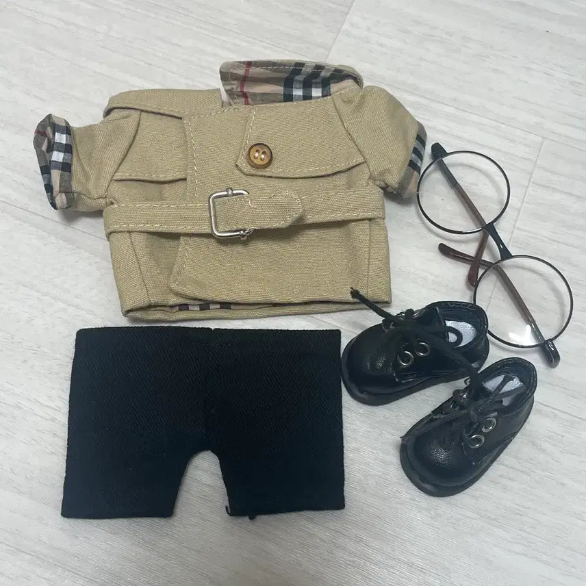 [BUNJANG] 20cm Doll Trench Coat Set / 20cm 인형옷 트렌티코트+검정바지+구두+안경 세트