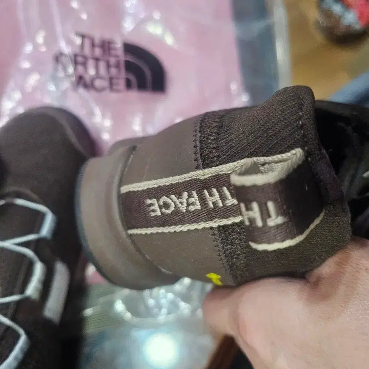 [SOLD OUT] 노스페이스 고어덱스 트레킹화275