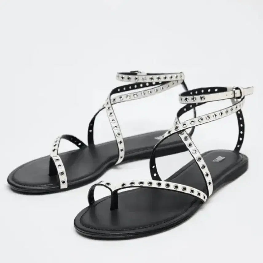 [BUNJANG] Zara Studded Flat Summer Sandals / 새상품 [235] [eu36] zara 자라 스터드 플랫 여름 샌들