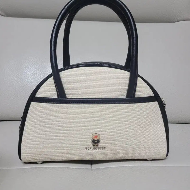 [BUNJANG] Laella Bear Calla Tote Crossbody Mini Bowling Bag / 라엘라베어 캘라 토트 토트백 크로스백 미니볼링백