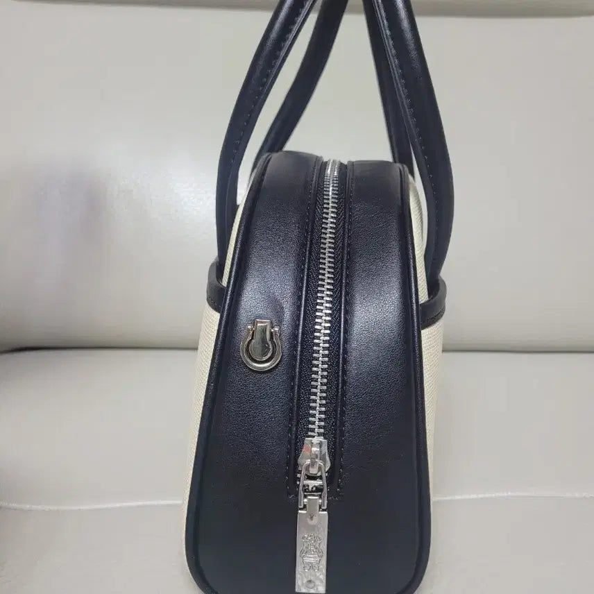 [BUNJANG] Laella Bear Calla Tote Crossbody Mini Bowling Bag / 라엘라베어 캘라 토트 토트백 크로스백 미니볼링백