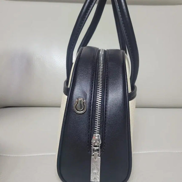 [BUNJANG] Laella Bear Calla Tote Crossbody Mini Bowling Bag / 라엘라베어 캘라 토트 토트백 크로스백 미니볼링백