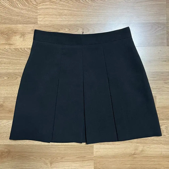 [BUNJANG] Winsome Black Pleated Mini Skirt (Size L) / 검정색 플리츠 미니스커트