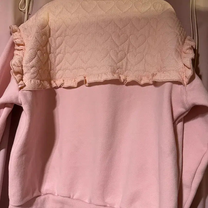 [BUNJANG] Pink Heart Quilted Sweatshirt / 사랑스러운 하트 맨투맨 핑크 하트퀄팅